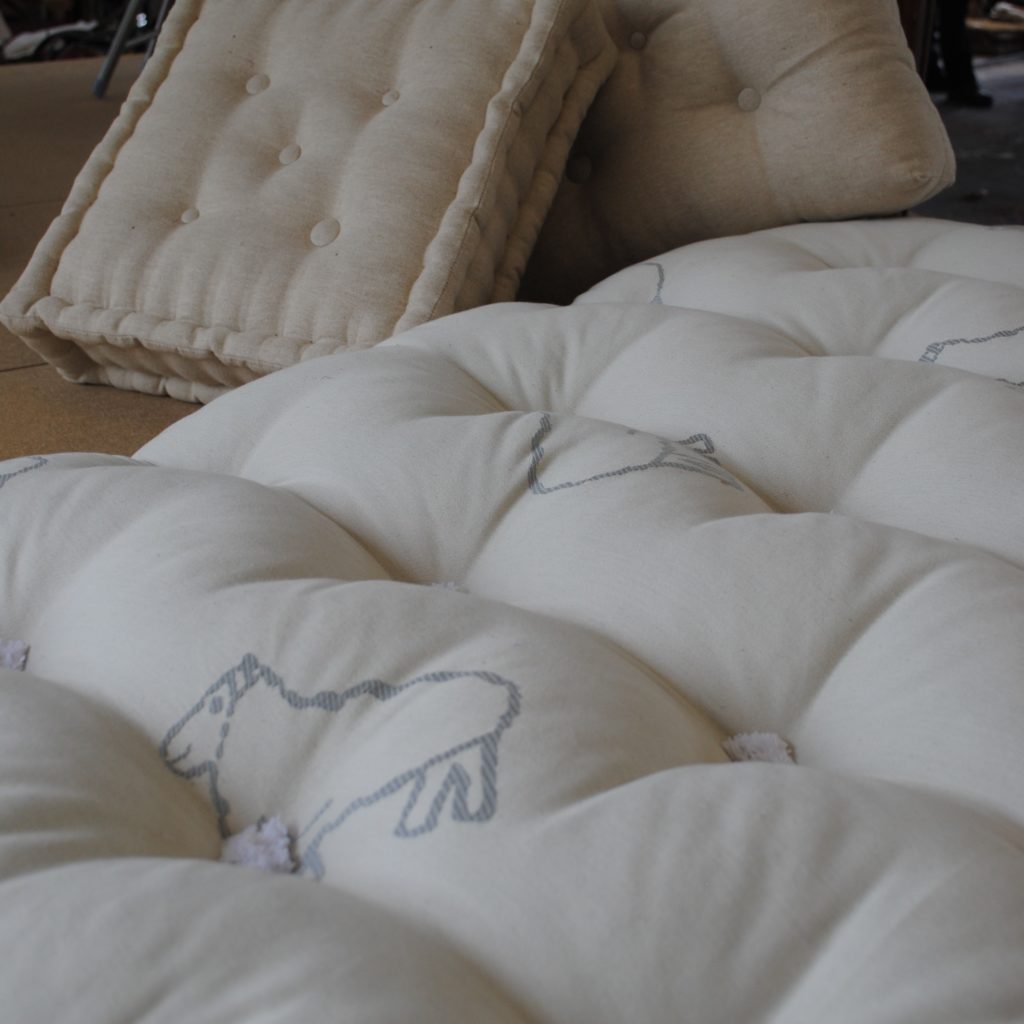 Formation aux techniques de tapisserie d'ameublement et de matelasserie