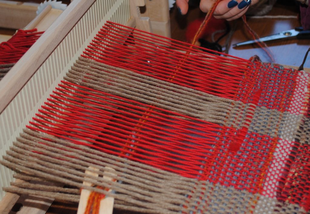 Initiation au tissage sur métier à tisser Pénélope et réalisation d'une écharpe