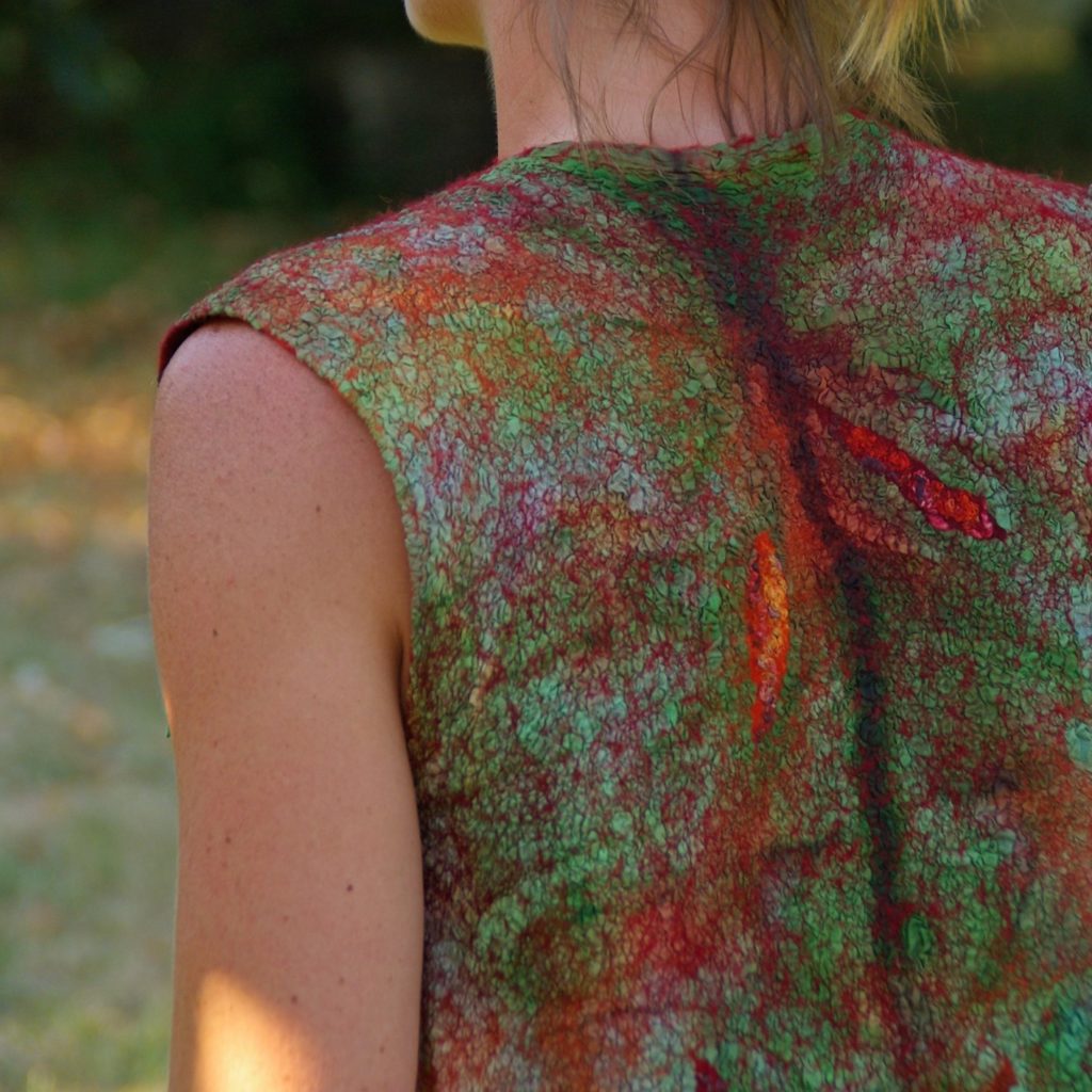 Gilet en feutre Nuno laine et soie par Annelie Petitqueux