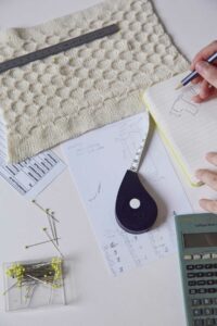 Développement, en autonomie et en atelier, d’un projet vestimentaire en maille