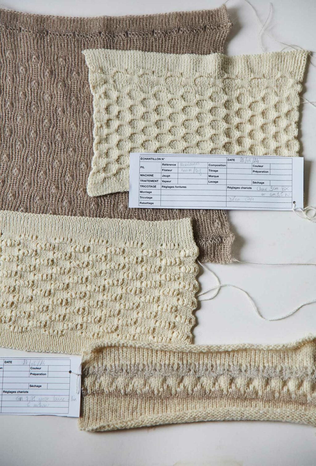 Tricot à la machine : recherche et développements de motifs, textures et mise en forme