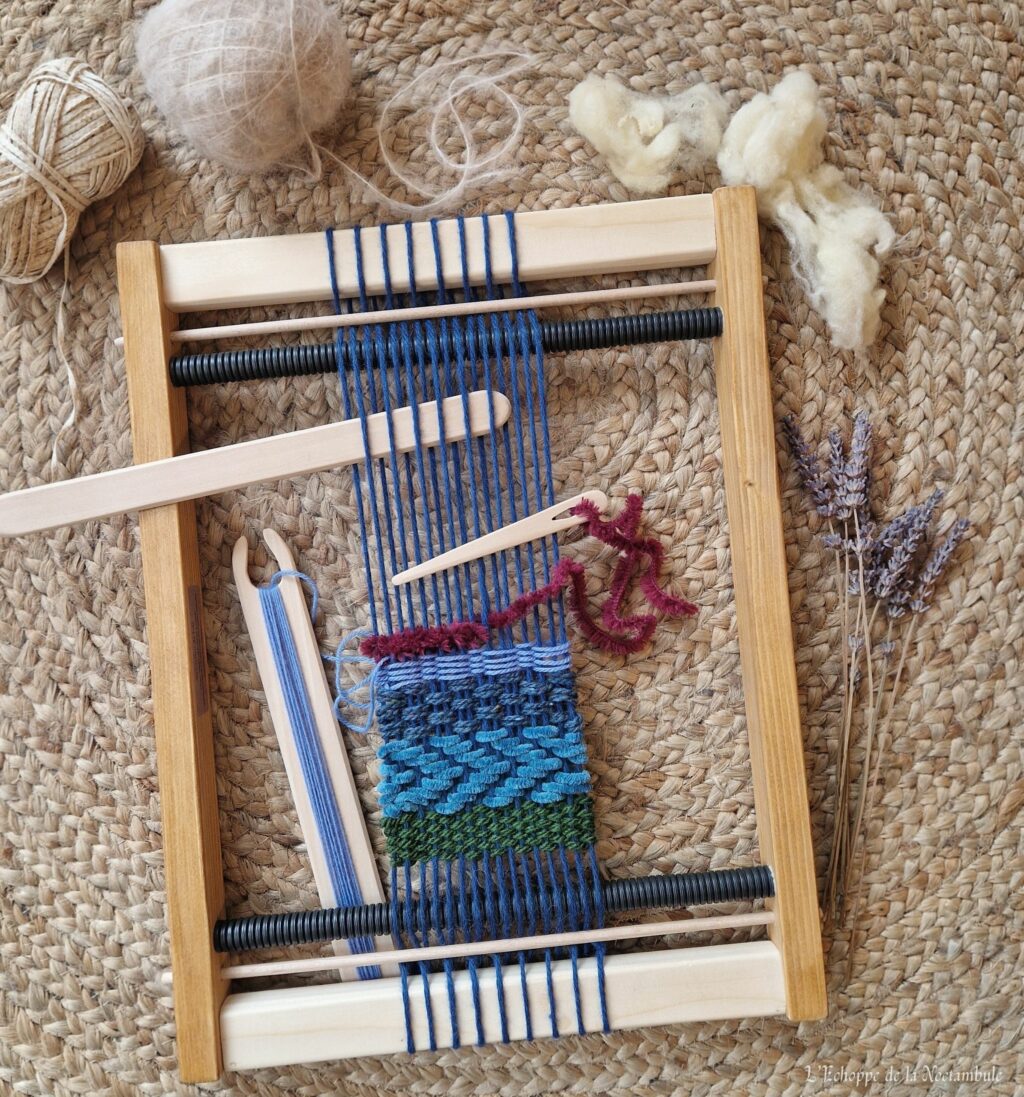 Tenture créative sur cadre à tisser